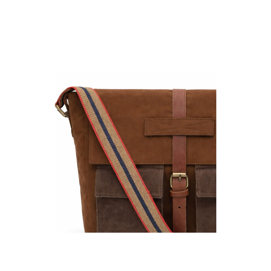 Khaki Unisex Messenger Bag for Everyday Use 174